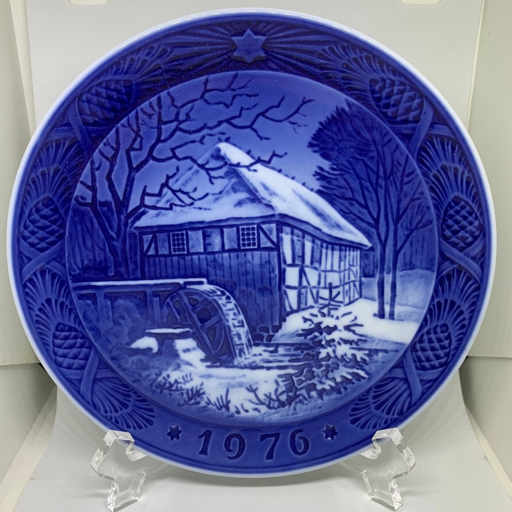 Vintage Royal Copenhagen Christmas Plate (1976)